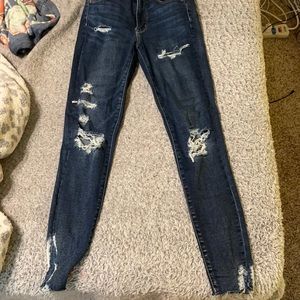 AE Super High Rise Jeggings. Size 6